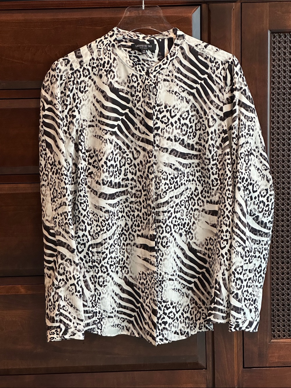 LAFAYETTE 148 NEW YORK 100% Silk Animal Print Blouse Black & White SIZE 10 NWOT